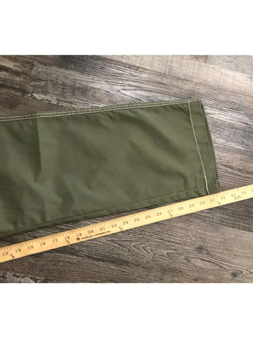 True Religion Mens Size 34x32 Green Stitch Cargo Jeans New with $169 Tags